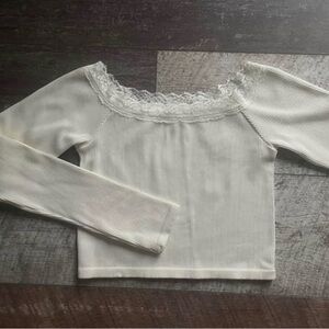 Urban Planet Women’s Lace-Trim Ribbed Long Sleeve Off The Shoulder Top - Cream